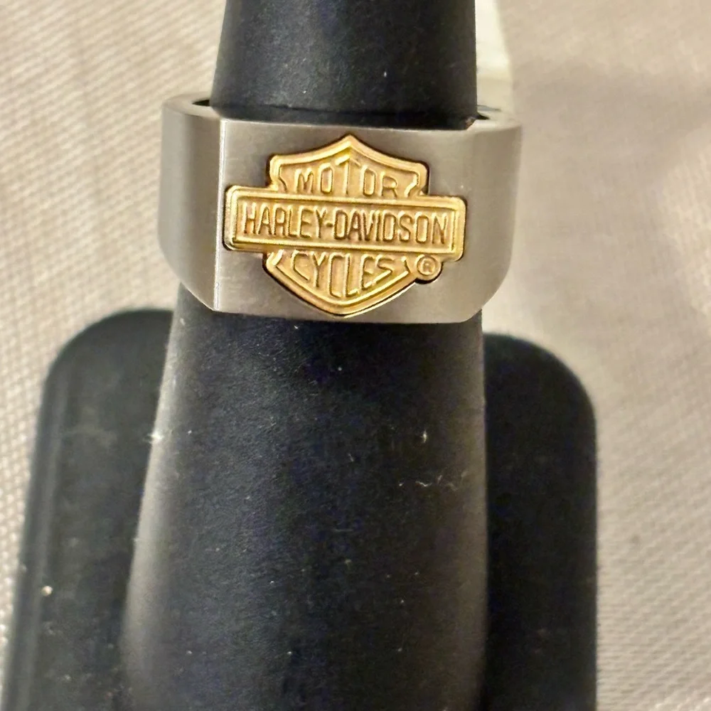 Harley-Davidson Men's /Women's Ring with Gold Emblem - Picture 4 of 4